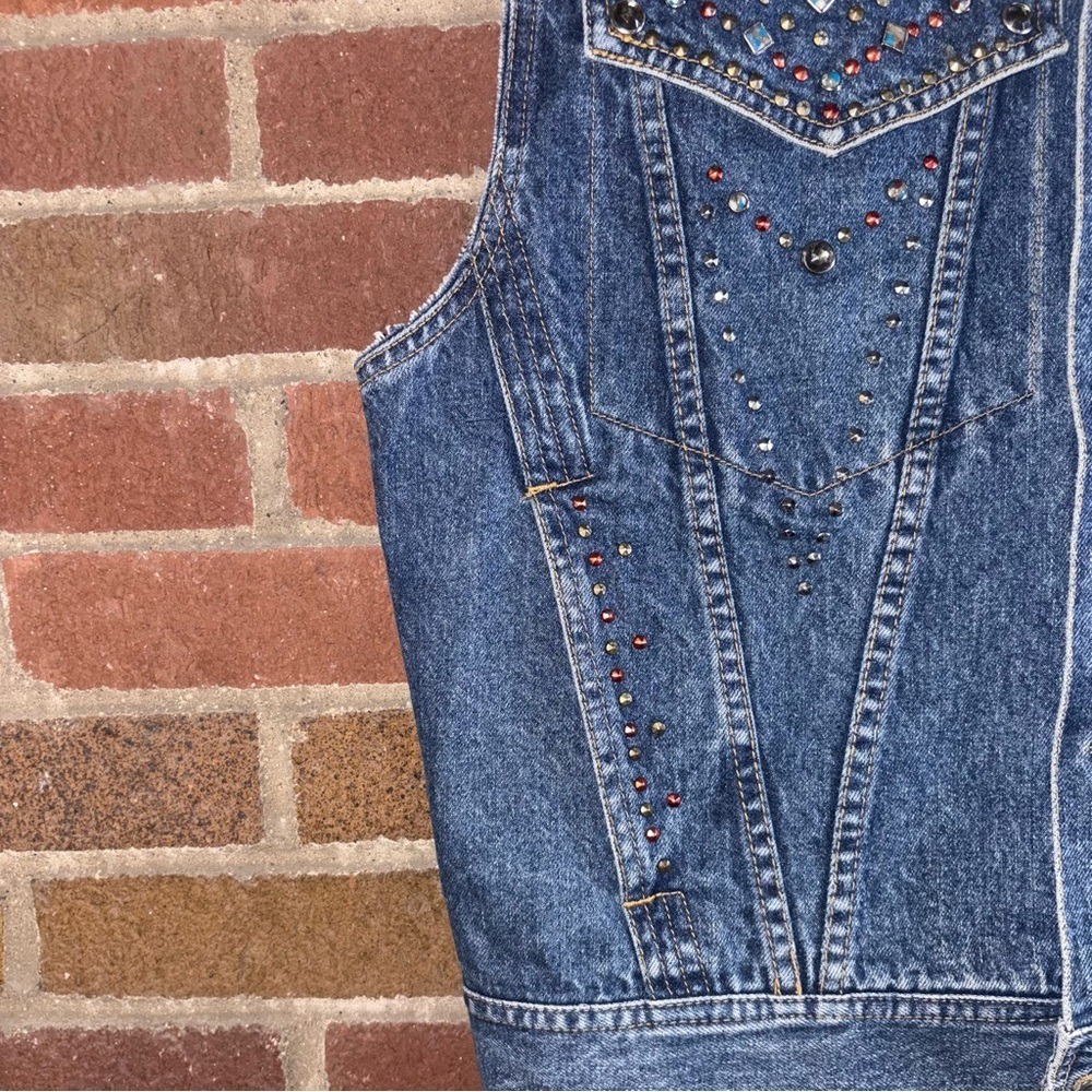 Size L - Kensie Jeans Studded Sleeveless Western Denim Jacket w. Rhinestones - Picture 5 of 10